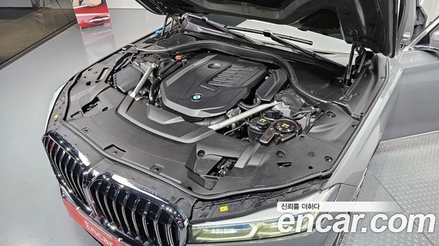 BMW 7-Series 740Li xDrive Design Pure Excellence
