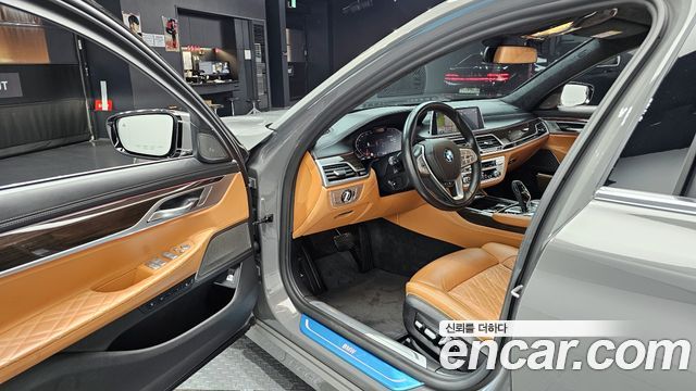 BMW 7-Series 740Li xDrive Design Pure Excellence