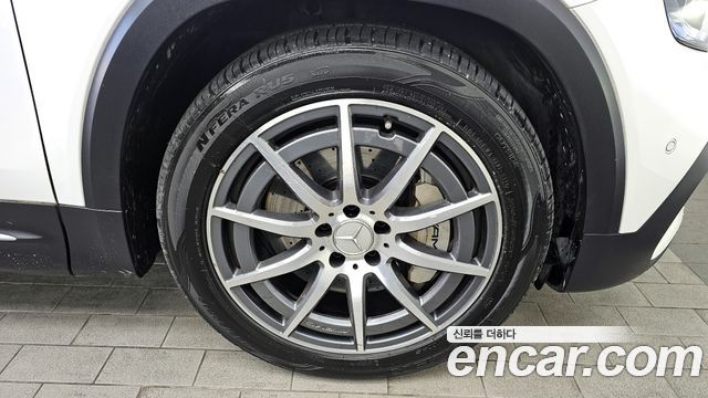Mercedes-Benz GLB-Class AMG GLB35 4MATIC