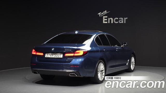 BMW 5-Series 530e Luxury