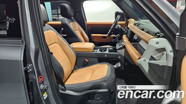 Land Rover Defender 110 P300 X-Dynamic SE