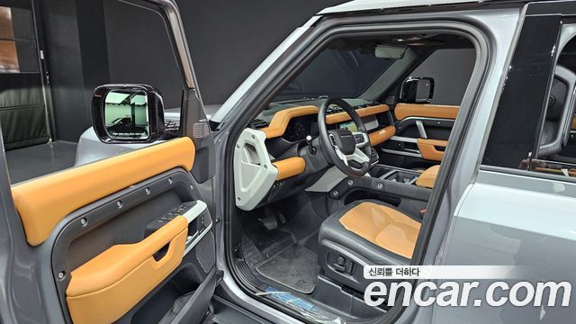 Land Rover Defender 110 P300 X-Dynamic SE