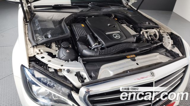 Mercedes-Benz C-Class C200 4MATIC Exclusive