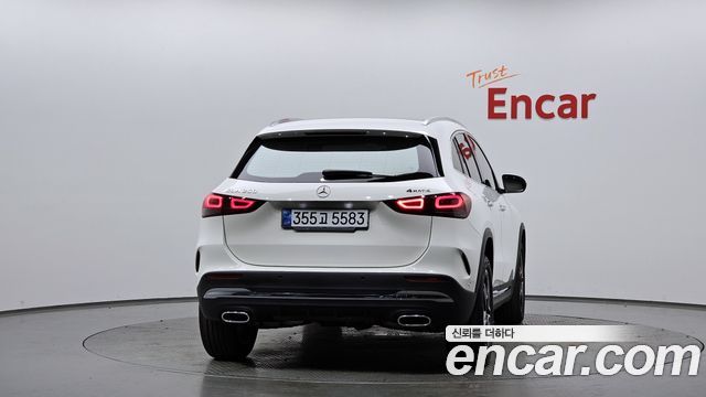 Mercedes-Benz GLA-Class GLA250 4MATIC