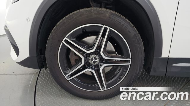 Mercedes-Benz GLA-Class GLA250 4MATIC