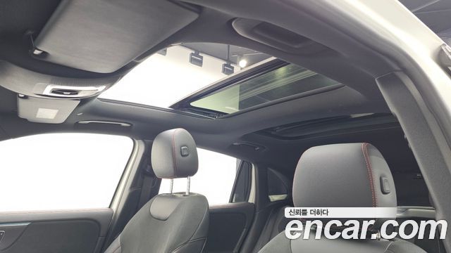 Mercedes-Benz GLA-Class GLA250 4MATIC