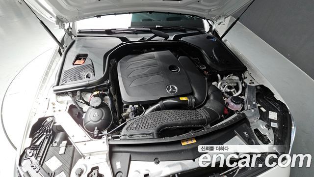 Mercedes-Benz E-Class E350 4MATIC AMG Line