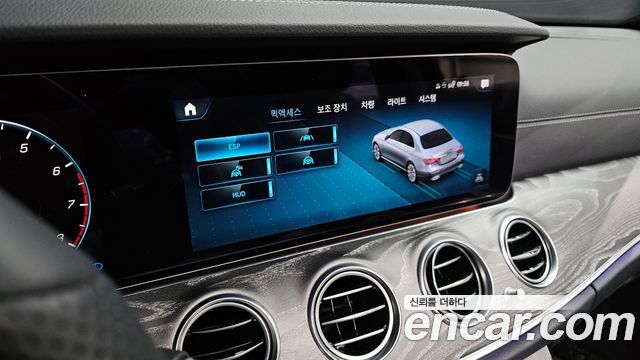 Mercedes-Benz E-Class E350 4MATIC AMG Line