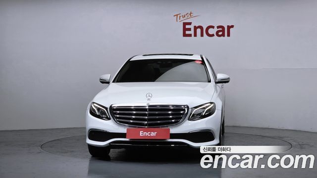 Mercedes-Benz E-Class E300 4MATIC Exclusive