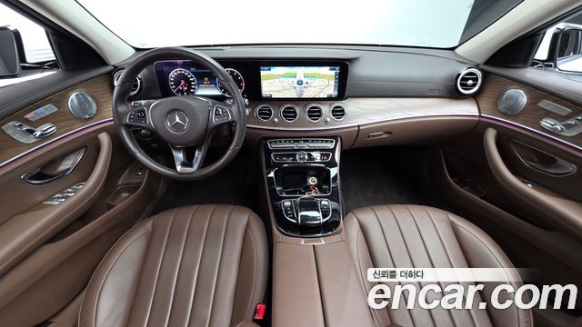 Mercedes-Benz E-Class E300 4MATIC Exclusive