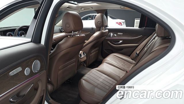 Mercedes-Benz E-Class E300 4MATIC Exclusive