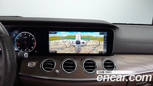 Mercedes-Benz E-Class E300 4MATIC Exclusive