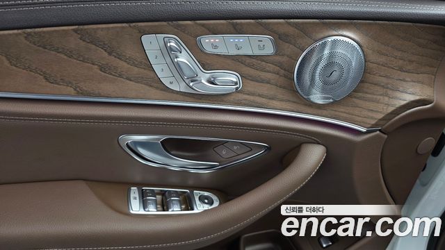 Mercedes-Benz E-Class E300 4MATIC Exclusive