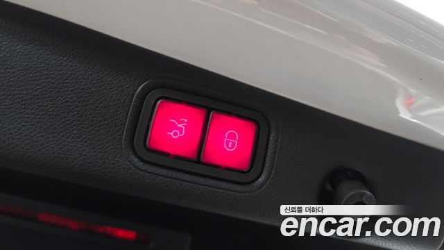 Mercedes-Benz E-Class E300 4MATIC Exclusive