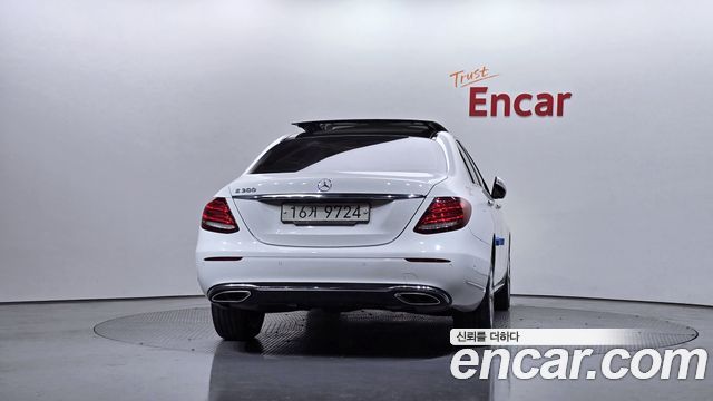 Mercedes-Benz E-Class E300 Exclusive