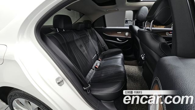 Mercedes-Benz E-Class E300 Exclusive
