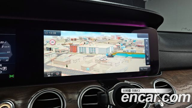 Mercedes-Benz E-Class E300 Exclusive