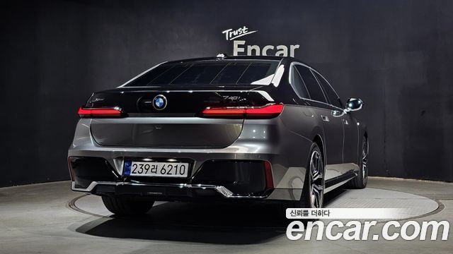 BMW 7-Series 740i xDrive M Sport