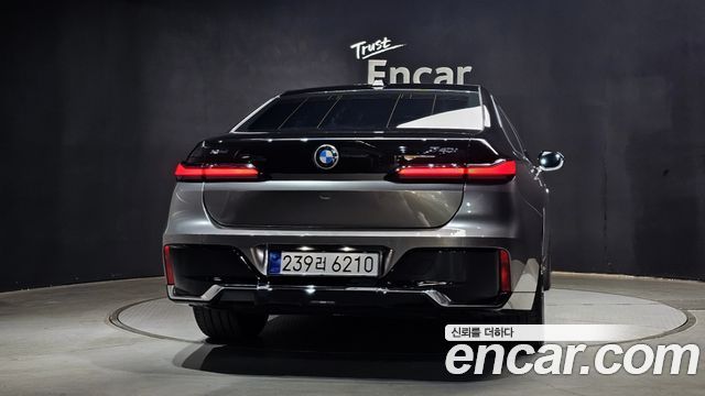 BMW 7-Series 740i xDrive M Sport