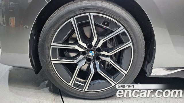 BMW 7-Series 740i xDrive M Sport