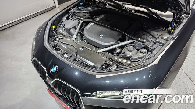 BMW 7-Series 740i xDrive M Sport