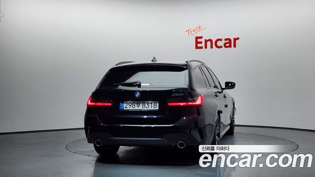 BMW 3-Series 320i Touring M Sports