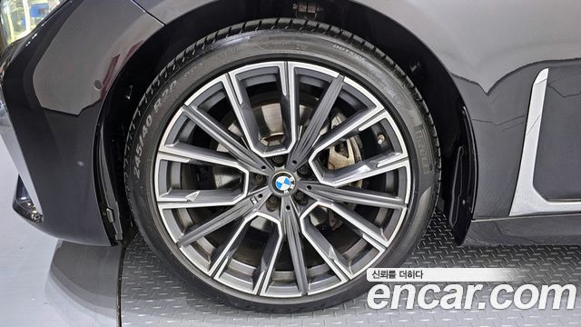 BMW 7-Series 740Li xDrive M Sport Package