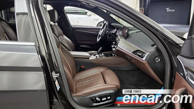 BMW 5-Series 523d M Sport