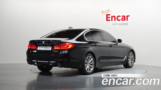 BMW 5-Series 520i Luxury