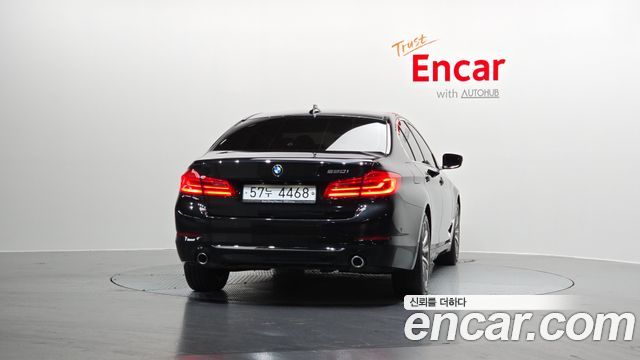 BMW 5-Series 520i Luxury