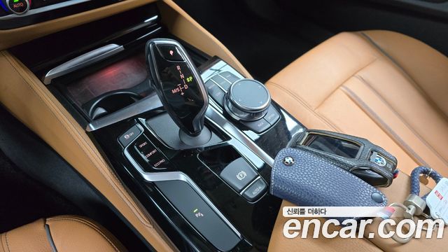 BMW 5-Series 520i Luxury