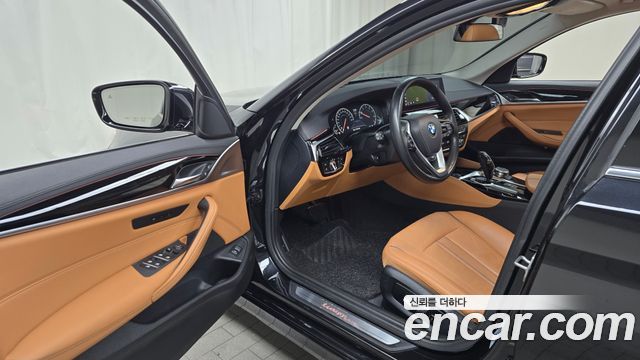 BMW 5-Series 520i Luxury