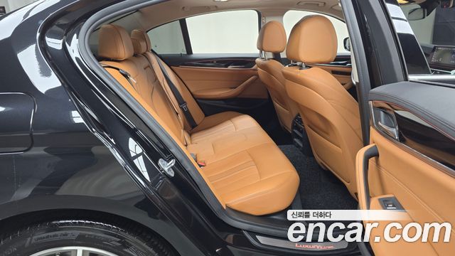 BMW 5-Series 520i Luxury