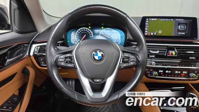 BMW 5-Series 520i Luxury