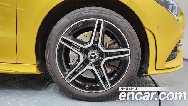 Mercedes-Benz CLA-Class CLA250 4MATIC