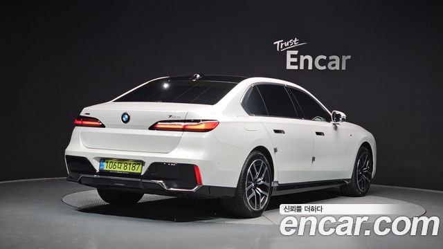 BMW 7-Series 740i xDrive M Sport