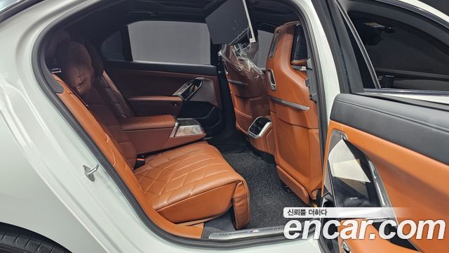 BMW 7-Series 740i xDrive M Sport