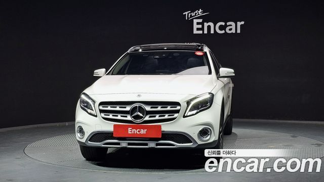 Mercedes-Benz GLA-Class GLA220 Premium
