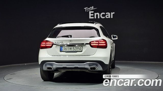 Mercedes-Benz GLA-Class GLA220 Premium