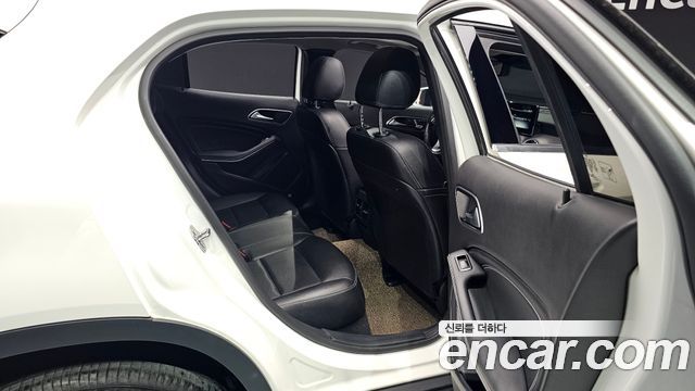 Mercedes-Benz GLA-Class GLA220 Premium