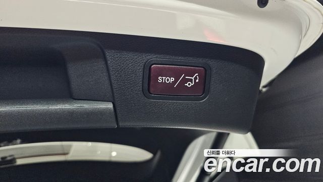 Mercedes-Benz GLA-Class GLA220 Premium