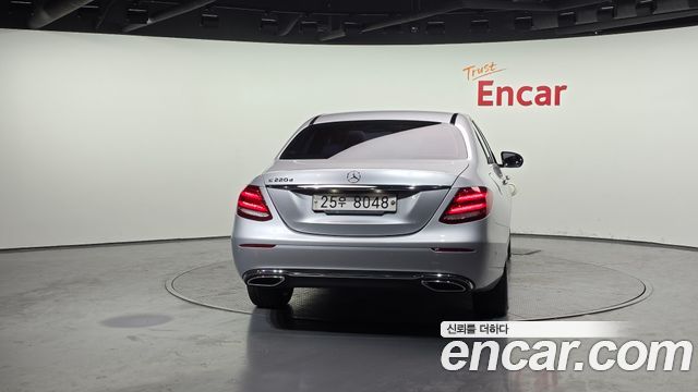 Mercedes-Benz E-Class E220d Avantgarde
