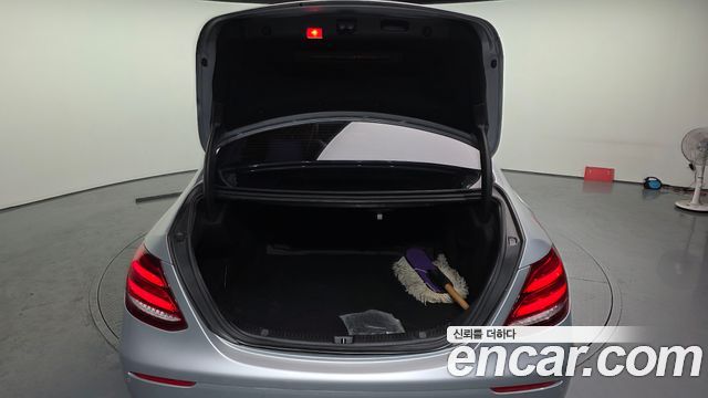Mercedes-Benz E-Class E220d Avantgarde