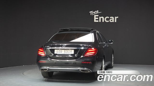 Mercedes-Benz E-Class E300 Exclusive