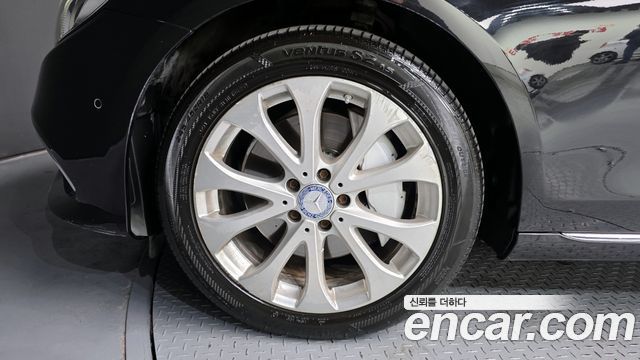 Mercedes-Benz E-Class E300 Exclusive