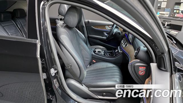 Mercedes-Benz E-Class E300 Exclusive