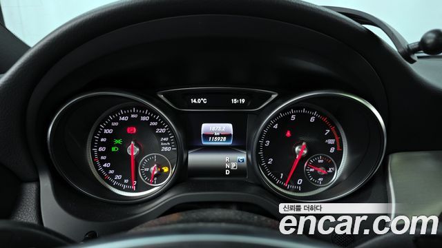 Mercedes-Benz CLA-Class CLA250 4MATIC AMG Line