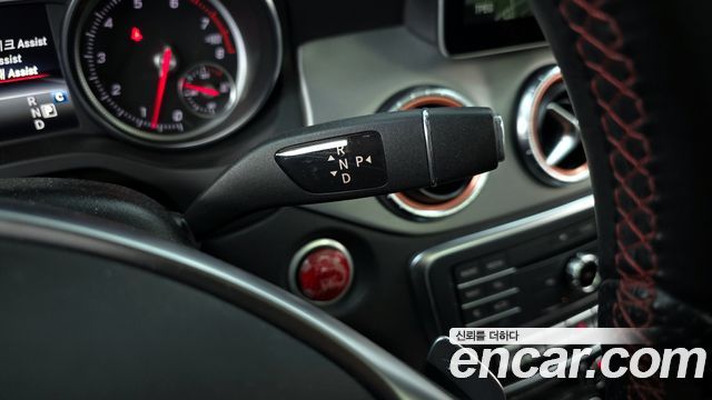 Mercedes-Benz CLA-Class CLA250 4MATIC AMG Line