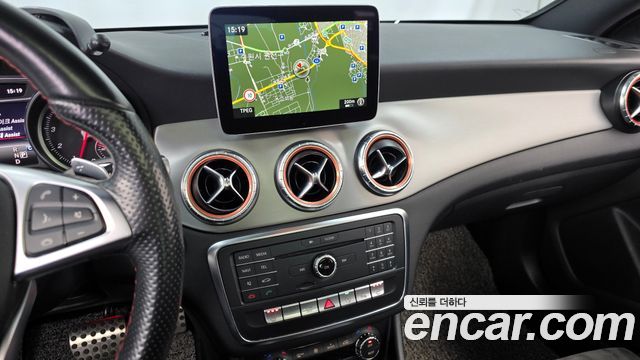 Mercedes-Benz CLA-Class CLA250 4MATIC AMG Line