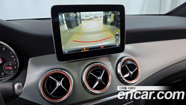 Mercedes-Benz CLA-Class CLA250 4MATIC AMG Line
